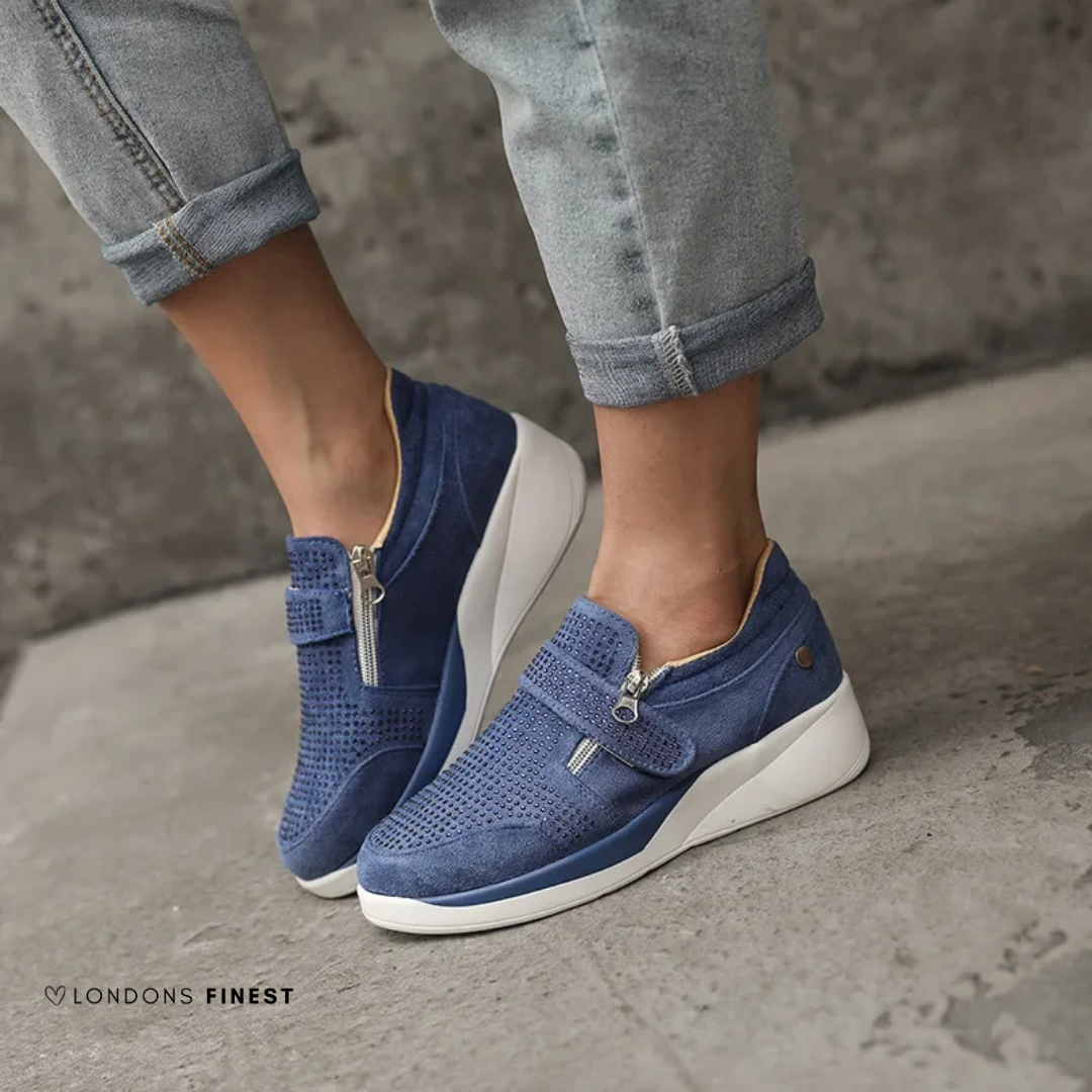 Blue / 8 UK (41 EU)
