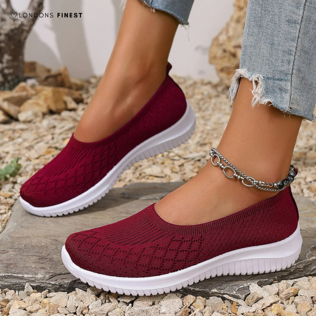 Red / 10 UK (43 EU)